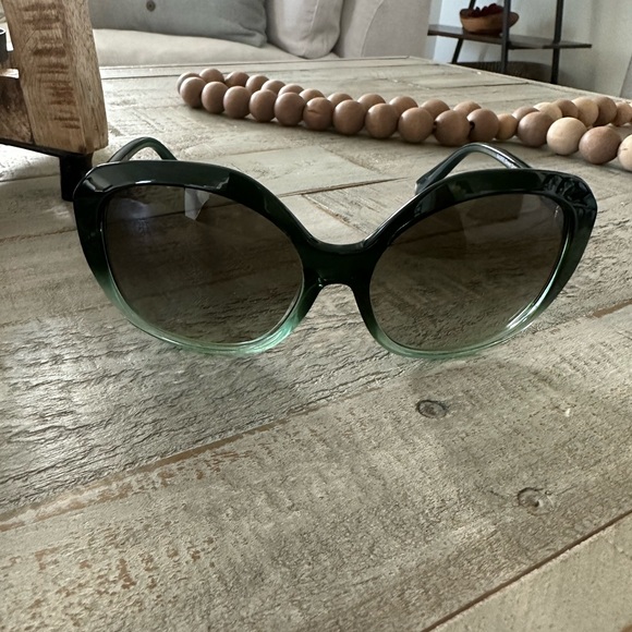 Coach sunglasses - Picture 4 of 4